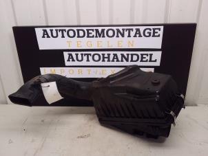 Gebruikte Luchtfilterhuis Toyota Avensis Wagon (T25/B1E) 2.2 D-4D 16V D-CAT Prijs € 29,99 Margeregeling aangeboden door Autodemontage Tegelen