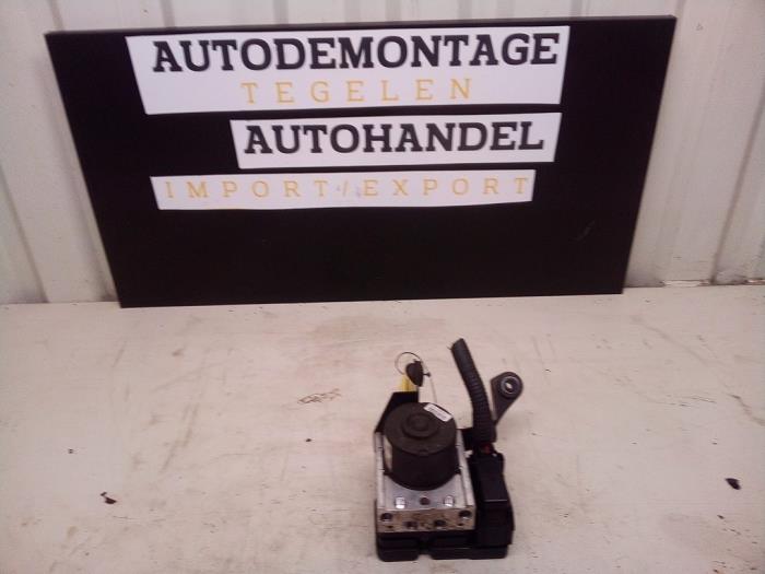 Gebruikte ABS Pomp Mazda 3 (BK12) 1.6i 16V Prijs € 74,99 Margeregeling aangeboden door Autodemontage Tegelen
