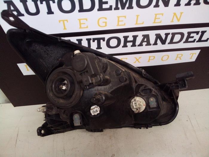Koplamp links van een Toyota Aygo 2007