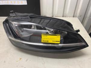 Gebruikte Koplamp rechts Volkswagen Golf VII (AUA) 1.4 TSI BlueMotion Technology 125 16V Prijs € 324,99 Margeregeling aangeboden door Autodemontage Tegelen