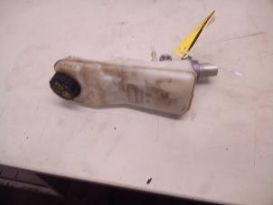 Gebruikte Hoofdremcilinder Ford Mondeo IV Wagon 2.0 16V Flexifuel Prijs € 34,99 Margeregeling aangeboden door Autodemontage Tegelen