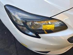 Gebruikte Rechter Koplamp Opel Corsa E 1.0 SIDI Turbo 12V Prijs € 344,99 Margeregeling aangeboden door Autodemontage Tegelen
