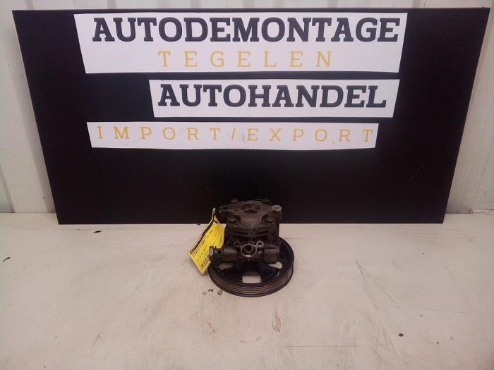 Gebruikte Pomp Servo Mitsubishi Outlander (CU) 2.0 16V 4x2 Prijs € 64,90 Margeregeling aangeboden door Autodemontage Tegelen