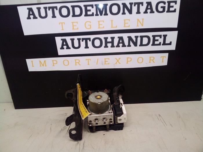 Gebruikte ABS Pomp Mazda 626 (GF14) 1.8i 16V Prijs € 100,00 Margeregeling aangeboden door Autodemontage Tegelen