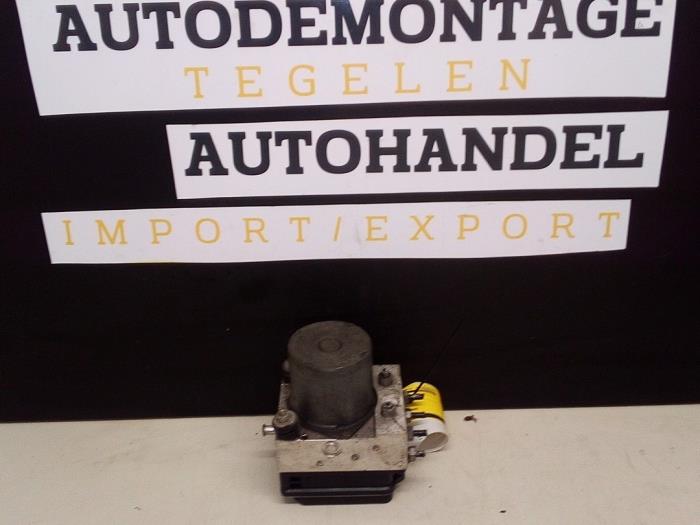 Gebruikte ABS Pomp Smart Forfour (454) 1.1 12V Prijs € 99,90 Margeregeling aangeboden door Autodemontage Tegelen