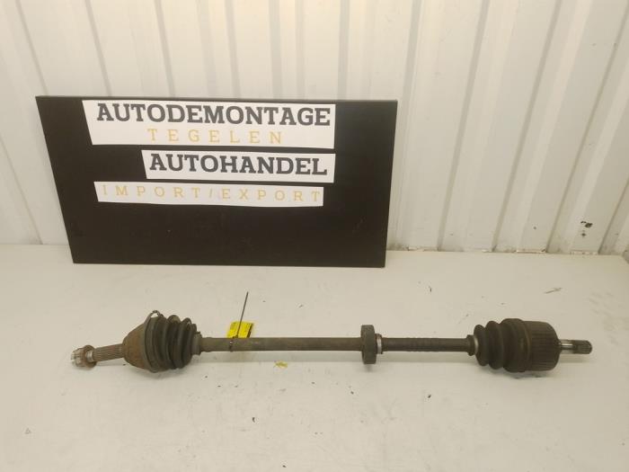 Gebruikte Aandrijfas rechts-voor Hyundai Coupe 2.0i 16V Prijs € 54,90 Margeregeling aangeboden door Autodemontage Tegelen