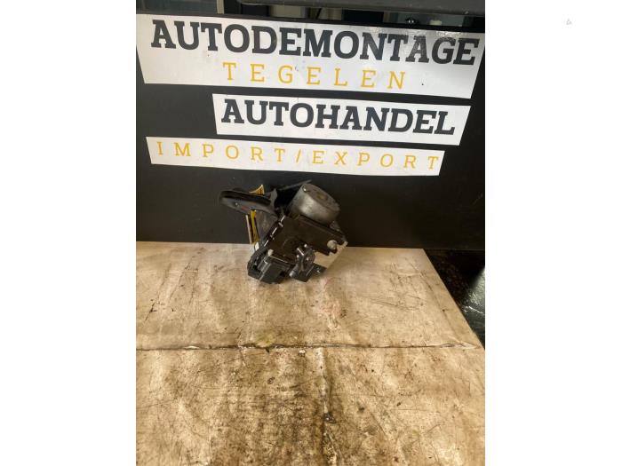 Gebruikte ABS Pomp Chevrolet Matiz (M200) 0.8 S,SE Prijs € 49,90 Margeregeling aangeboden door Autodemontage Tegelen