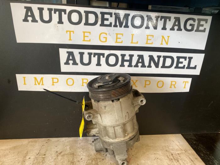 Gebruikte Aircopomp Volkswagen Passat Variant (3G5) 1.6 TDI 16V Prijs € 34,99 Margeregeling aangeboden door Autodemontage Tegelen