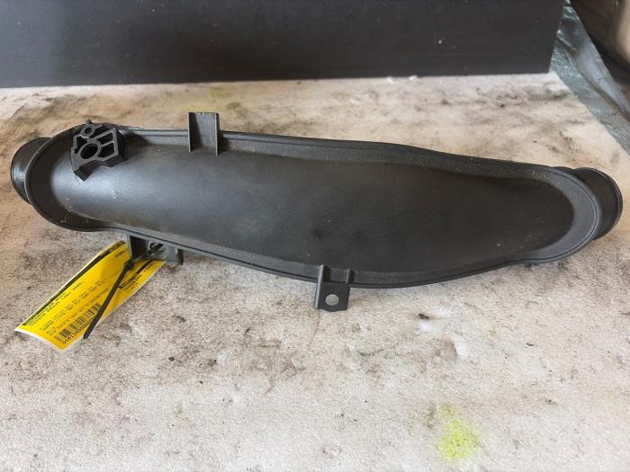 Gebruikte Intercooler Buis Toyota Prius (NHW20) 1.5 16V Prijs € 12,00 Margeregeling aangeboden door Autodemontage Tegelen