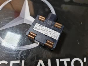 Gebruikte Dode hoek sensor Mercedes A (177.0) 1.3 A-200 Turbo 16V Prijs € 266,20 Inclusief btw aangeboden door De Vogel Auto's B.V.