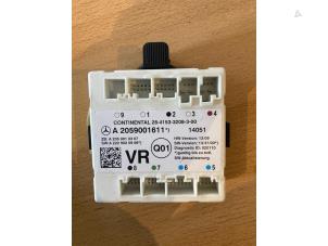 Gebruikte Deur module Mercedes C (W205) Prijs € 54,45 Inclusief btw aangeboden door De Vogel Auto's B.V.