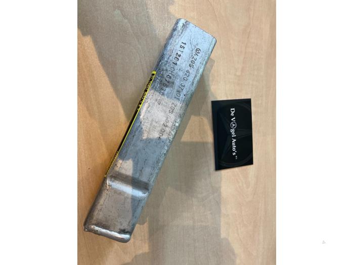 Gebruikte Frontdeel steun Mercedes C (W205) Prijs € 30,25 Inclusief btw aangeboden door De Vogel Auto's B.V.