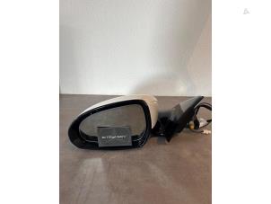 Gebruikte Spiegel Buiten links Mercedes E (W214) Prijs € 665,50 Inclusief btw aangeboden door De Vogel Auto's B.V.