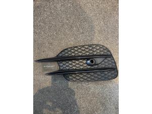 Gebruikte Bumper Rooster Mercedes V (447.8) Prijs € 332,75 Inclusief btw aangeboden door De Vogel Auto's B.V.