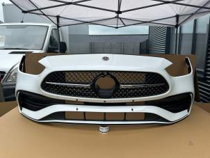 Gebruikte Voorbumper Mercedes C (W206) Prijs € 1.179,75 Inclusief btw aangeboden door De Vogel Auto's B.V.