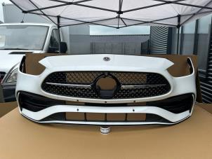 Gebruikte Voorbumper Mercedes C (W206) Prijs € 1.179,75 Inclusief btw aangeboden door De Vogel Auto's B.V.