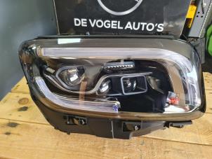 Gebruikte Koplamp rechts Mercedes GLB (247.6) Prijs € 786,50 Inclusief btw aangeboden door De Vogel Auto's B.V.