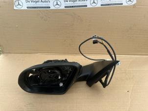 Gebruikte Spiegel Buiten links Mercedes GLC (X253) Prijs € 302,50 Inclusief btw aangeboden door De Vogel Auto's B.V.