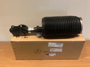 Nieuwe Luchtbalg Mercedes V (447.8) Prijs € 449,67 Inclusief btw aangeboden door De Vogel Auto's B.V.