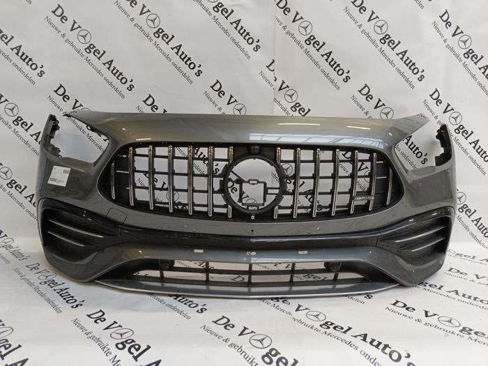 Gebruikte Voorbumper Mercedes GLA (H247) 2.0 35 AMG Turbo 16V 4-Matic Prijs € 1.028,50 Inclusief btw aangeboden door De Vogel Auto's B.V.