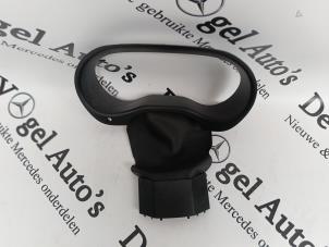 Gebruikte Kilometerteller sierlijst Mercedes Vito (447.6) 2.0 116 CDI 16V Prijs € 25,00 Margeregeling aangeboden door De Vogel Auto's B.V.