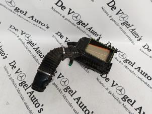 Gebruikte Luchtfilterhuis Mercedes Vito (447.6) 2.0 114 CDI 16V Prijs € 72,60 Inclusief btw aangeboden door De Vogel Auto's B.V.