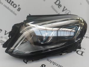Gebruikte Linker Koplamp Mercedes GLE (W166) 500 e 3.0 V6 24V 4-Matic Prijs € 907,50 Inclusief btw aangeboden door De Vogel Auto's B.V.