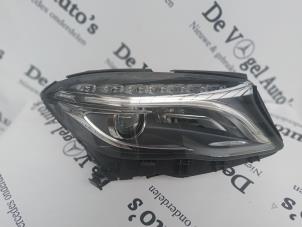 Gebruikte Rechter Koplamp Mercedes GLA (156.9) 2.0 250 Turbo 16V 4-Matic Prijs € 605,00 Inclusief btw aangeboden door De Vogel Auto's B.V.