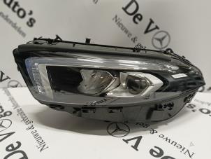 Gebruikte Koplamp links Mercedes A (177.0) 1.3 A-200 Turbo 16V Prijs € 726,00 Inclusief btw aangeboden door De Vogel Auto's B.V.