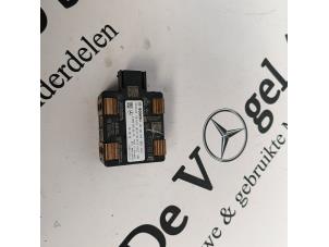 Gebruikte Radar sensor Mercedes A (177.0) 1.3 A-180 Turbo 16V Prijs € 181,50 Inclusief btw aangeboden door De Vogel Auto's B.V.