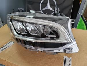 Nieuwe Koplamp rechts Mercedes Sprinter 5t (907.6) 519 CDI 2.0 D RWD Prijs € 925,65 Inclusief btw aangeboden door De Vogel Auto's B.V.