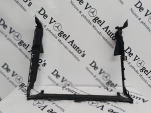 Gebruikte Luchtgeleider Mercedes GLC (X253) 2.2 220d 16V BlueTEC Prijs € 36,30 Inclusief btw aangeboden door De Vogel Auto's B.V.