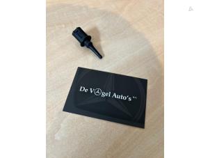 Gebruikte Temperatuursensor buiten Mercedes C (W205) C-220 d 2.2 16V 4-Matic Prijs € 60,50 Inclusief btw aangeboden door De Vogel Auto's B.V.