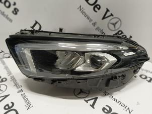 Gebruikte Koplamp links Mercedes A (177.0) 1.3 A-200 Turbo 16V Prijs € 726,00 Inclusief btw aangeboden door De Vogel Auto's B.V.