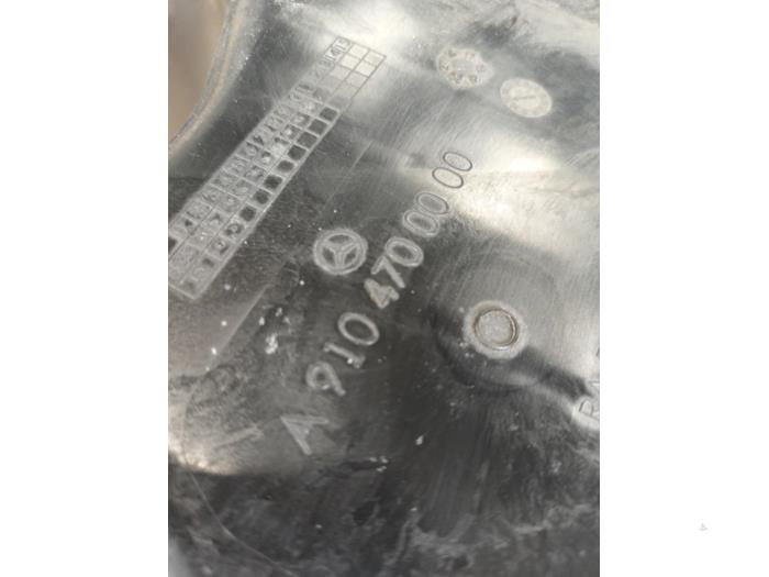 Adblue tank van een Mercedes-Benz Sprinter 3,5t (907.6/910.6) 317 CDI 2.0 D RWD 2021