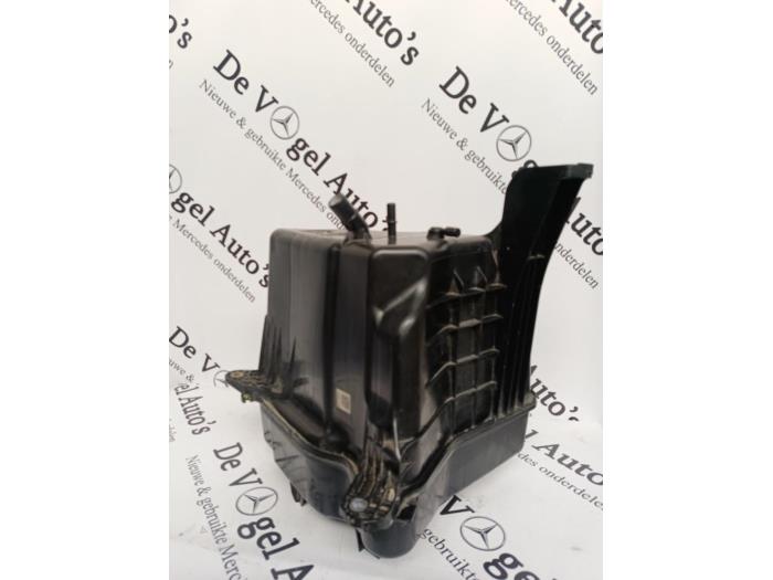 Adblue tank van een Mercedes-Benz Sprinter 3,5t (907.6/910.6) 317 CDI 2.0 D RWD 2021