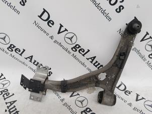 Gebruikte Draagarm links-voor Mercedes A (W176) 1.6 A-200 16V Prijs € 35,00 Margeregeling aangeboden door De Vogel Auto's B.V.