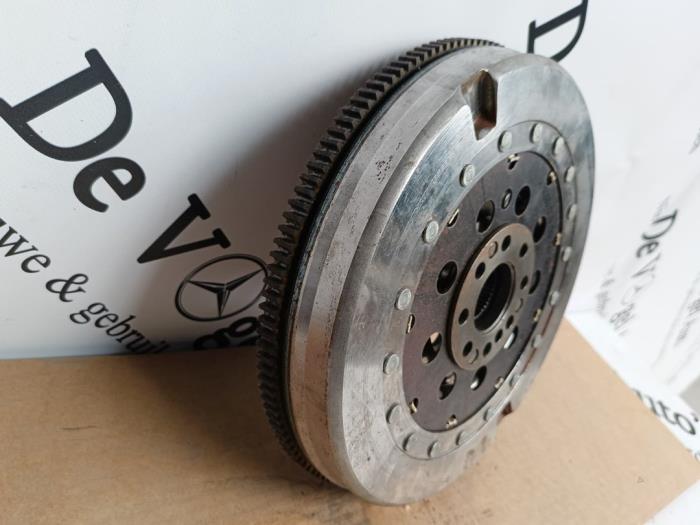 Dubbele massa vliegwiel van een Mercedes-Benz A (177.0)  2020