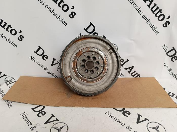 Dubbele massa vliegwiel van een Mercedes-Benz A (177.0)  2020