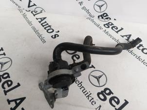 Nieuwe Extra waterpomp Mercedes A (W176) 1.6 A-200 16V Prijs € 36,30 Inclusief btw aangeboden door De Vogel Auto's B.V.