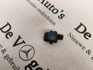 Gebruikte Regensensor Mercedes GLC (X253) 2.0 250 16V 4-Matic Prijs € 29,00 Margeregeling aangeboden door De Vogel Auto's B.V.