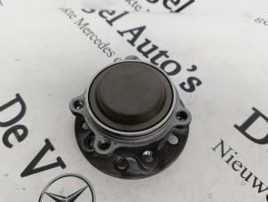 Gebruikte Wiellager voor Mercedes C (W206) C-300 2.0 EQ Boost Turbo Prijs € 151,25 Inclusief btw aangeboden door De Vogel Auto's B.V.
