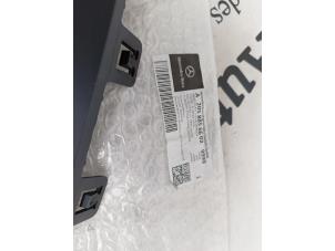 Nieuwe Bumper Rooster Mercedes C (W205) C-220d 2.0 Turbo 16V 4-Matic Prijs € 30,25 Inclusief btw aangeboden door De Vogel Auto's B.V.