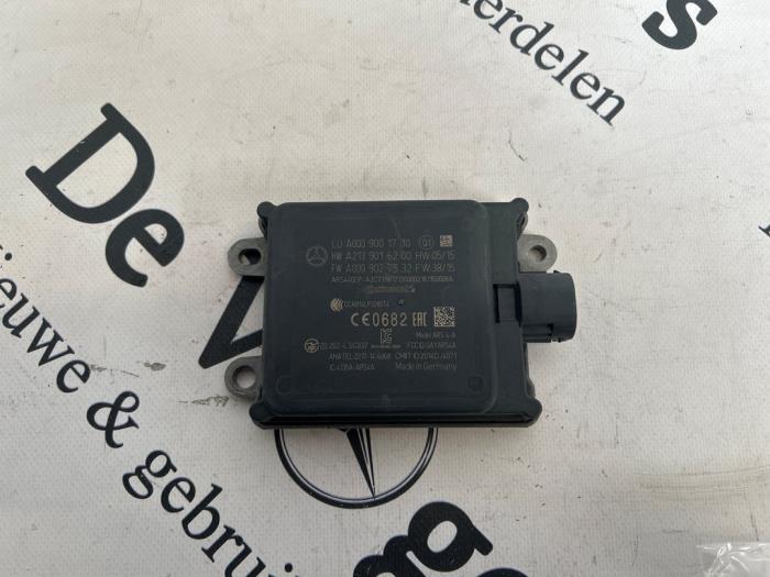 Gebruikte Radar sensor Mercedes E (W213) E-250d 2.0 Turbo 16V Prijs € 145,20 Inclusief btw aangeboden door De Vogel Auto's B.V.