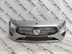 Gebruikte Voorbumper Mercedes A (177.0) 1.3 A-180 Turbo Mild Hybrid Prijs € 786,50 Inclusief btw aangeboden door De Vogel Auto's B.V.