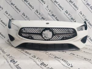 Gebruikte Voorbumper Mercedes CLA (118.3) 1.3 CLA-200 Turbo 16V Prijs € 968,00 Inclusief btw aangeboden door De Vogel Auto's B.V.