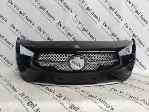 Gebruikte Voorbumper Mercedes CLA (118.3) 1.3 CLA-200 Turbo 16V Prijs € 968,00 Inclusief btw aangeboden door De Vogel Auto's B.V.