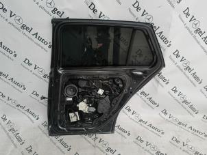 Gebruikte Portier 4Deurs rechts-achter Mercedes C Estate (S206) C-300d 2.0 Turbo 16V Prijs € 600,00 Margeregeling aangeboden door De Vogel Auto's B.V.