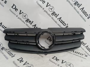 Gebruikte Grille Mercedes Vito (447.6) 2.0 116 CDI 16V Prijs € 151,25 Inclusief btw aangeboden door De Vogel Auto's B.V.