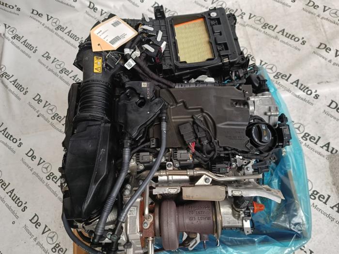 Gebruikte Motor Mercedes C (W206) C-300 2.0 EQ Boost Turbo 4-Matic Prijs € 6.957,50 Inclusief btw aangeboden door De Vogel Auto's B.V.
